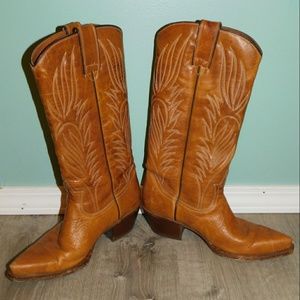 Low heel Steve Madden cowboy boots
